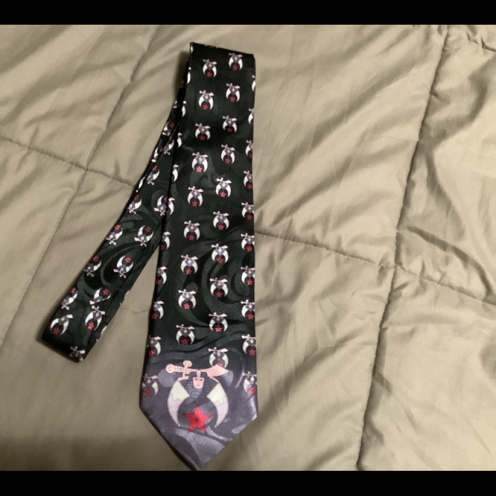 Shrine tie
